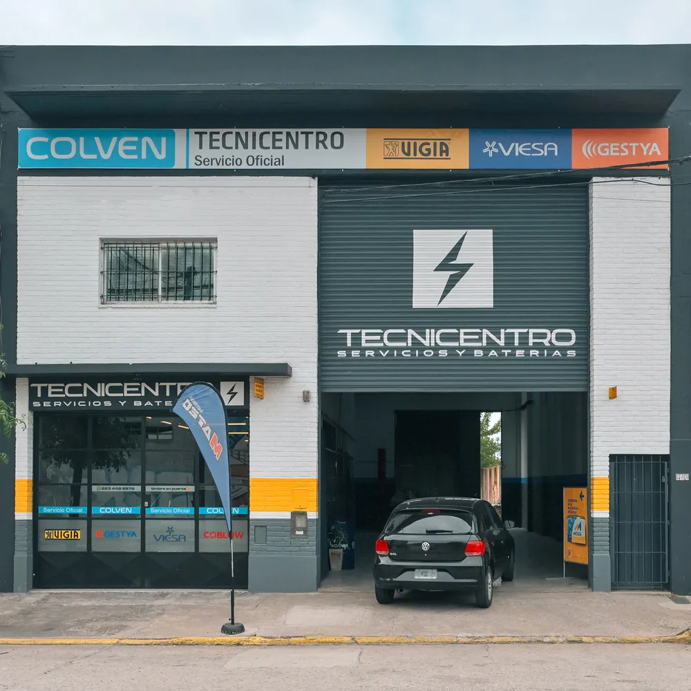 Frente del local de Tecnicentro Servicios en 9 de Julio 5473